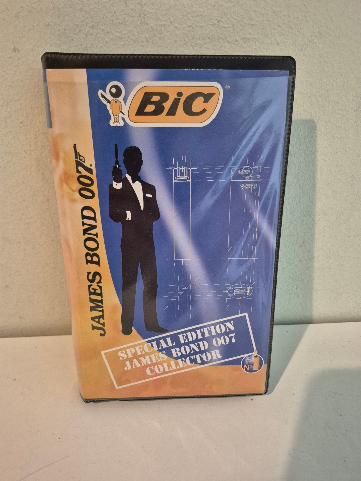 BIC James Bond 007 Collector Special Edition aanstekers, Verzamelen, Rookartikelen, Aanstekers en Luciferdoosjes, Ophalen, Nieuw