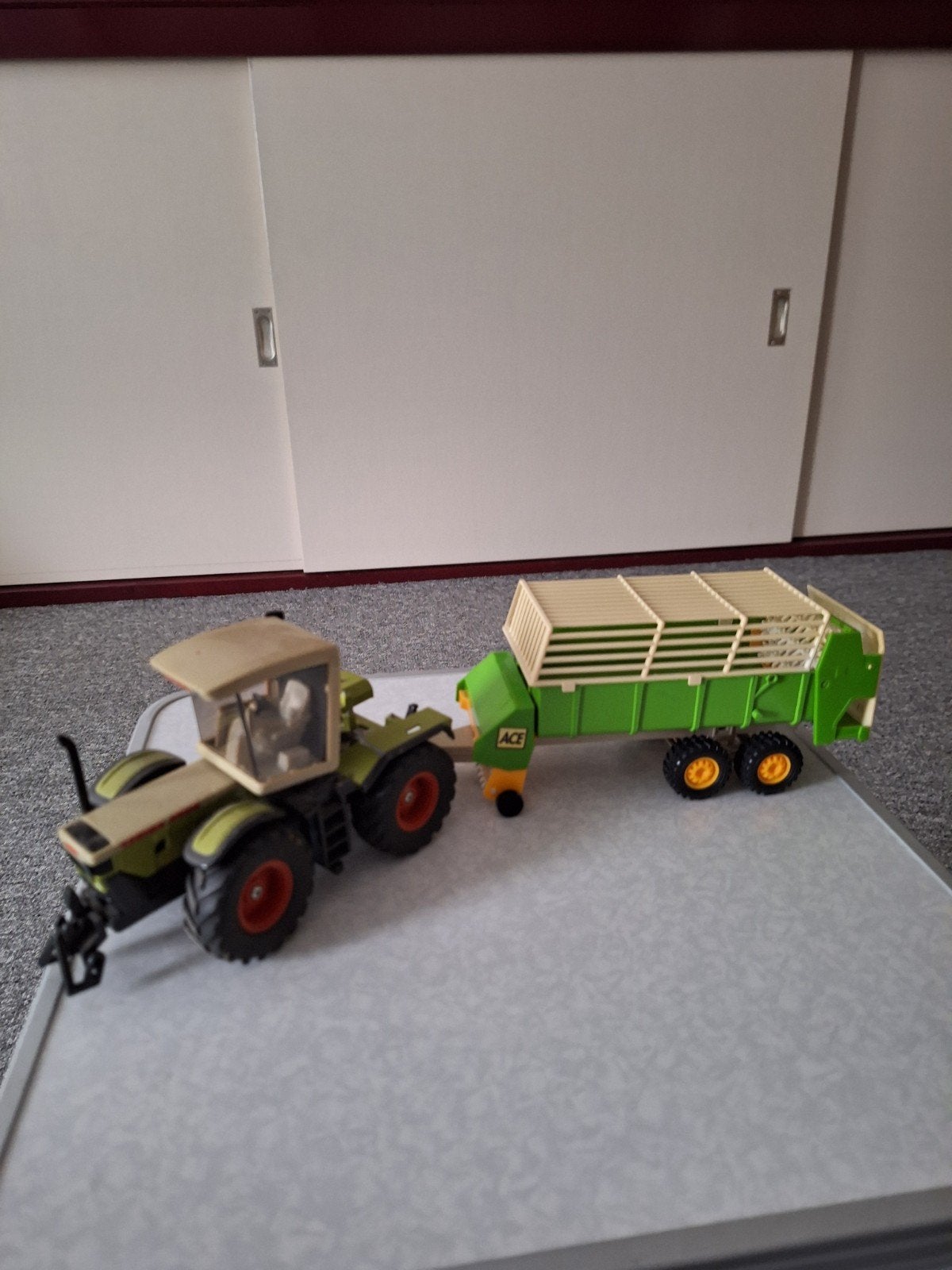 Siku Claas Tractor met opraapwagen speelgoed, Ophalen of Verzenden, Gebruikt