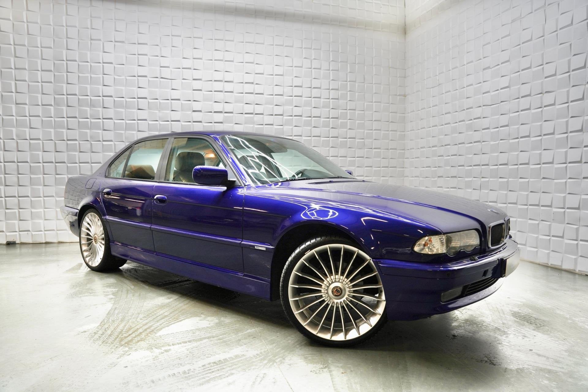 BMW 7-serie 735i Executive High-Line, 238 pk, Achterwielaandrijving, Gebruikt, 8 cilinders