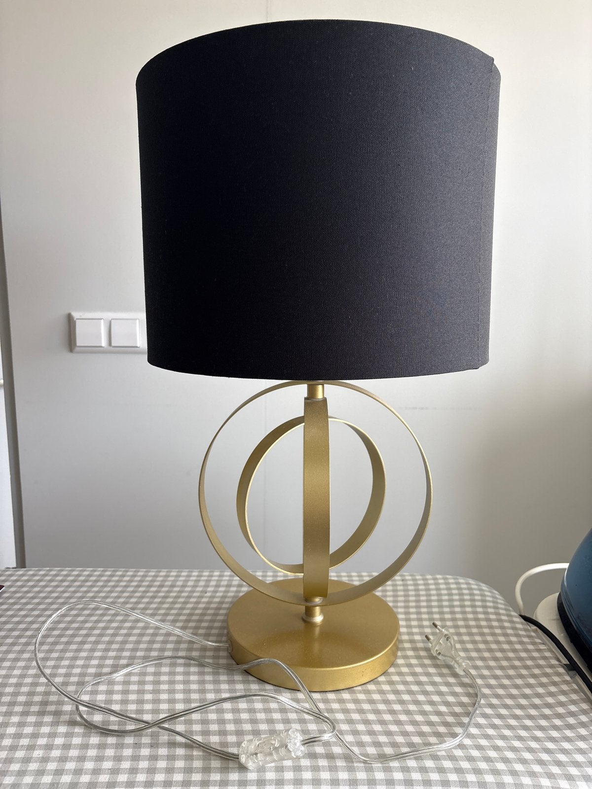 Gouden tafellamp met zwarte kap, Ophalen, Met schakelaar, Goud, Zo goed als nieuw