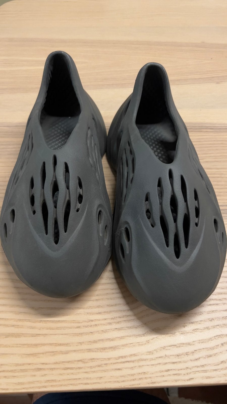 Adidas Yeezy Foam Runner Onyx - UK 8 heren, Ophalen of Verzenden, Zo goed als nieuw, Zwart