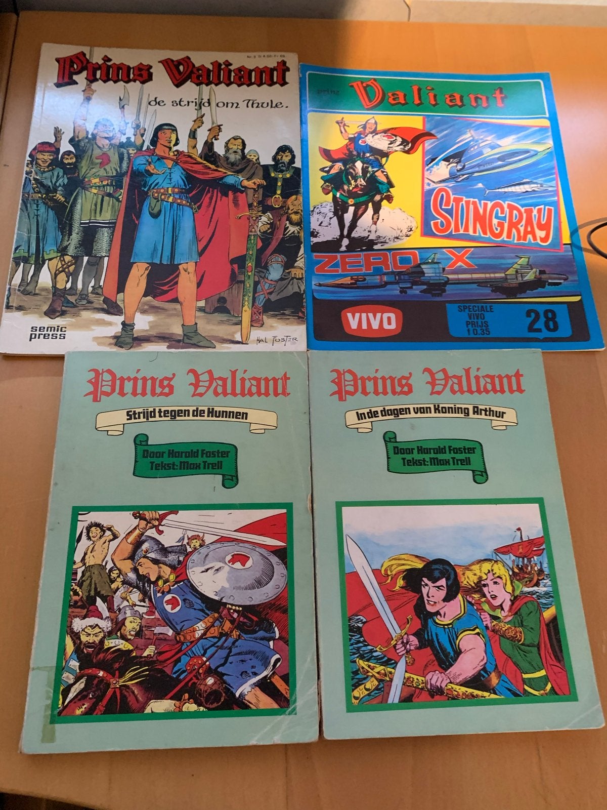 Prins Valiant & Valiant stripboeken - 4 stuks, Meerdere stripboeken, Ophalen of Verzenden, Gelezen