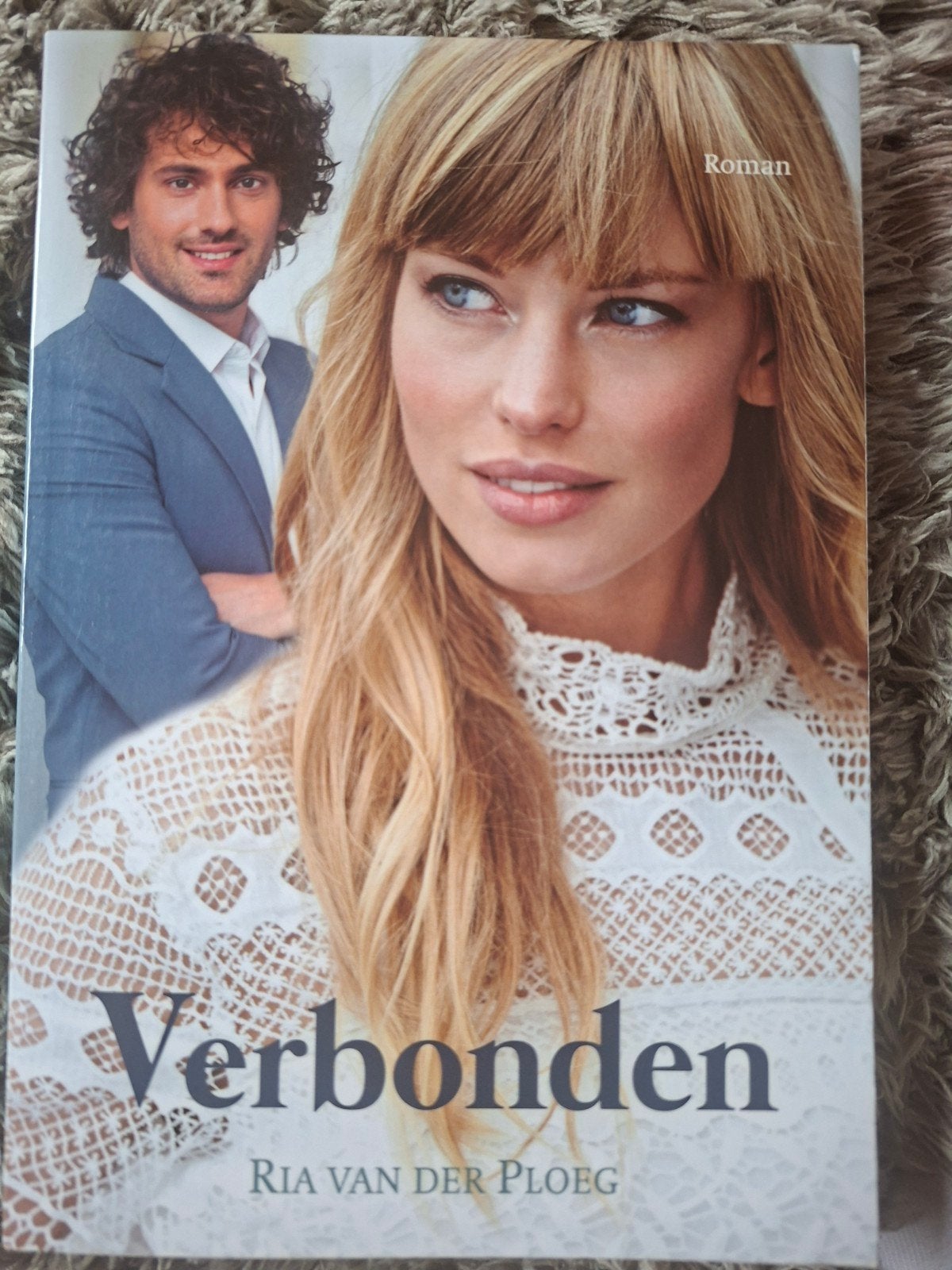 Ria van der Ploeg - Verbonden, Boeken, Streekboeken en Streekromans, Gelezen, Noord-Brabant, Ophalen of Verzenden, Ria van der Ploeg