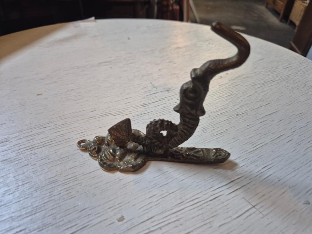 Vintage bronzen haak met zeemeermin/draak motief, Ophalen of Verzenden