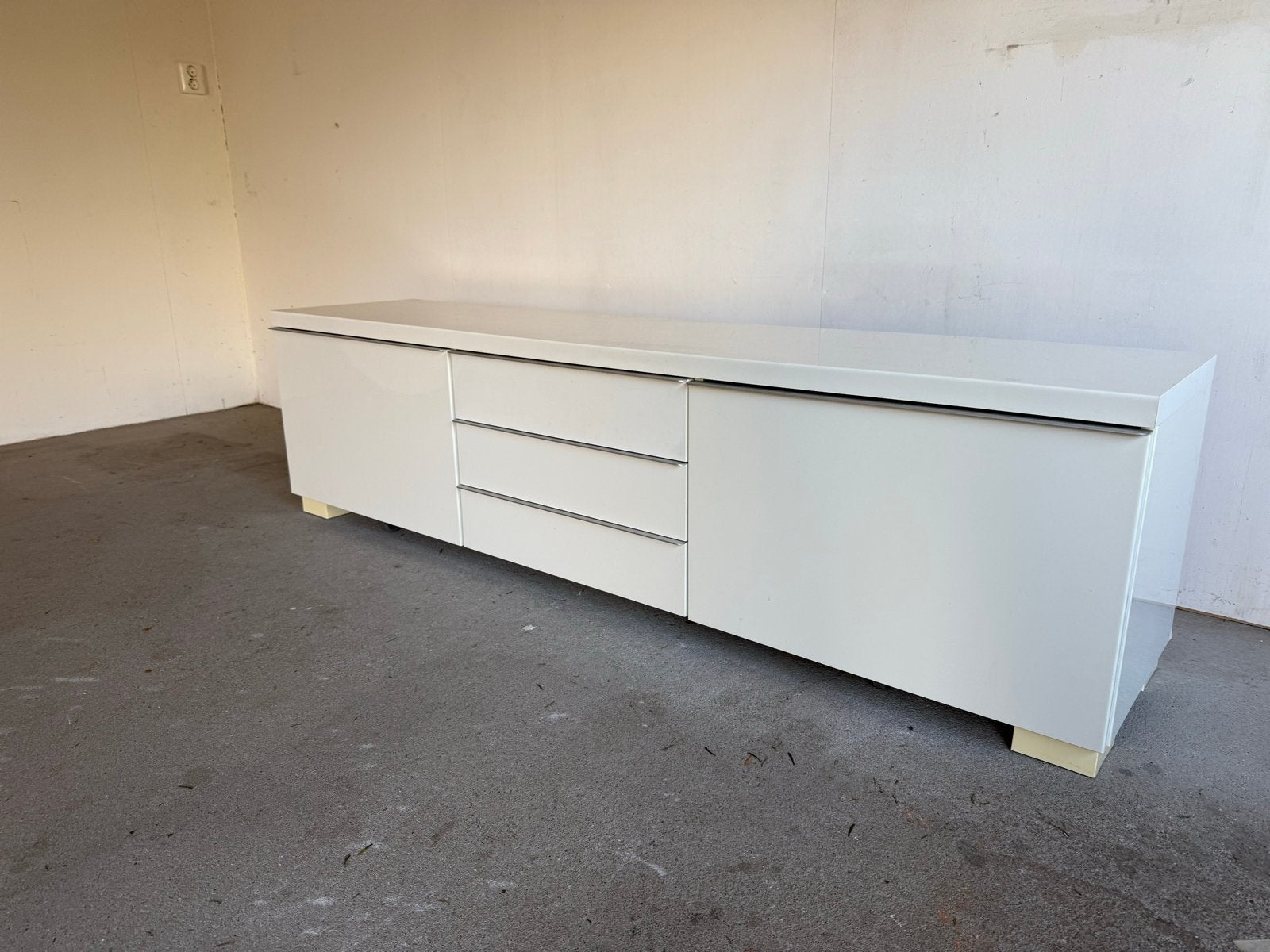 IKEA BESTA BURS TV-kast, 180 x 41 x 49 cm, hooglans wit, Ophalen, Gebruikt, 200 cm of meer, Met lade(s)