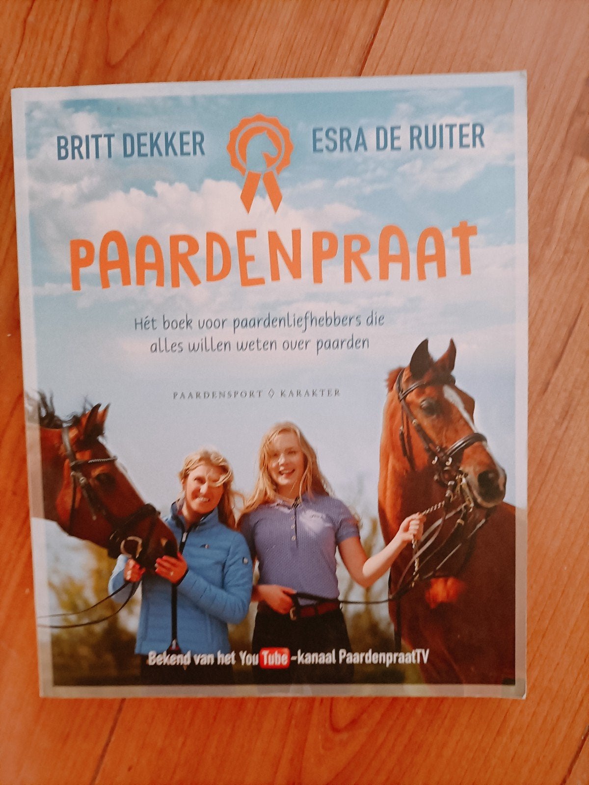 Paardenpraat - Het boek voor paardenliefhebbers, Ophalen, Zo goed als nieuw, Britt Dekker, Esra de Ruiter, Overige sporten
