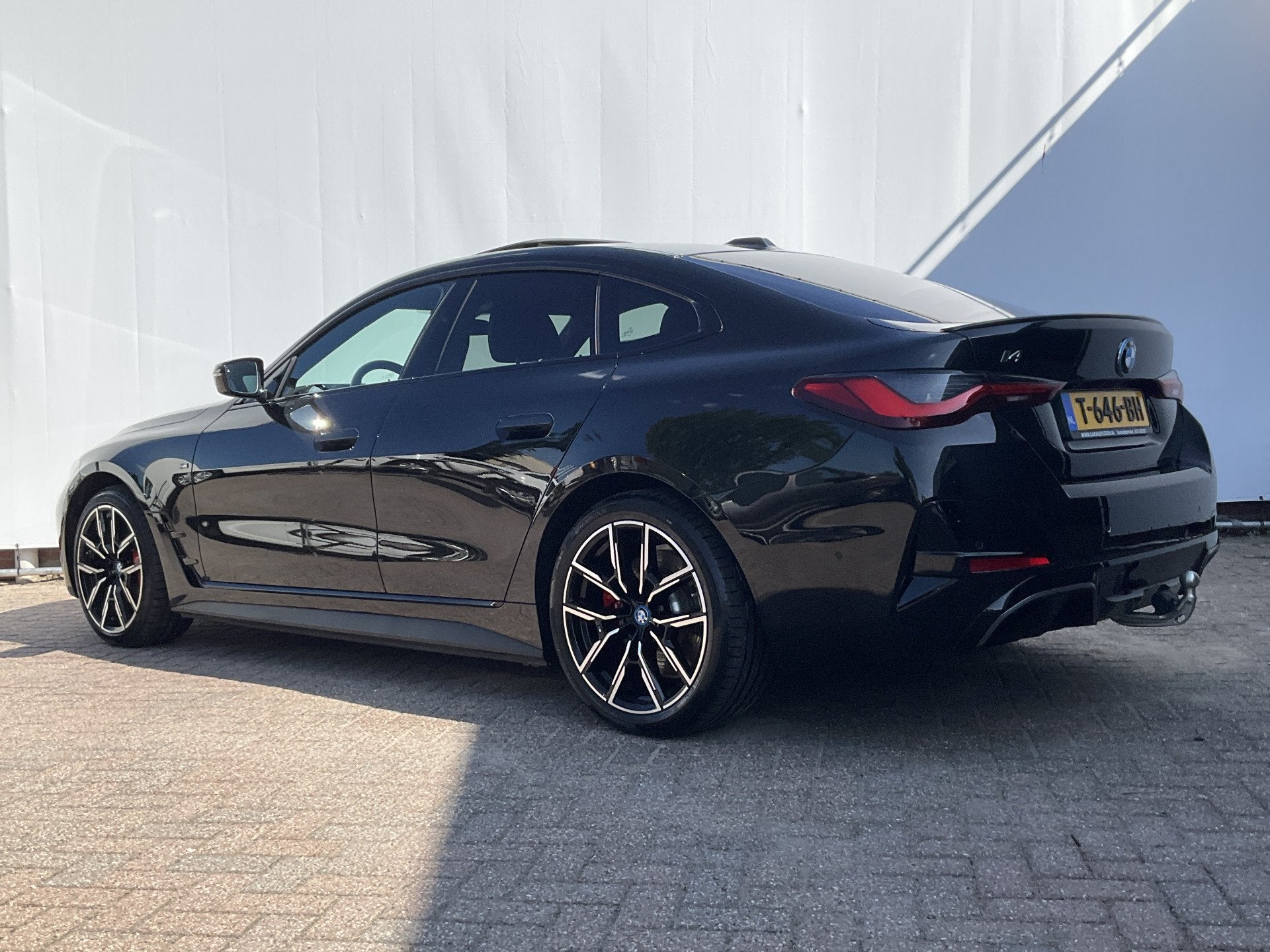 BMW i4 M50 M-Sport 84kWh 544PK Pano Laser HUD Harman/Kardon, Auto's, BMW, Gebruikt, 110 €/maand, Zwart, 2190 kg