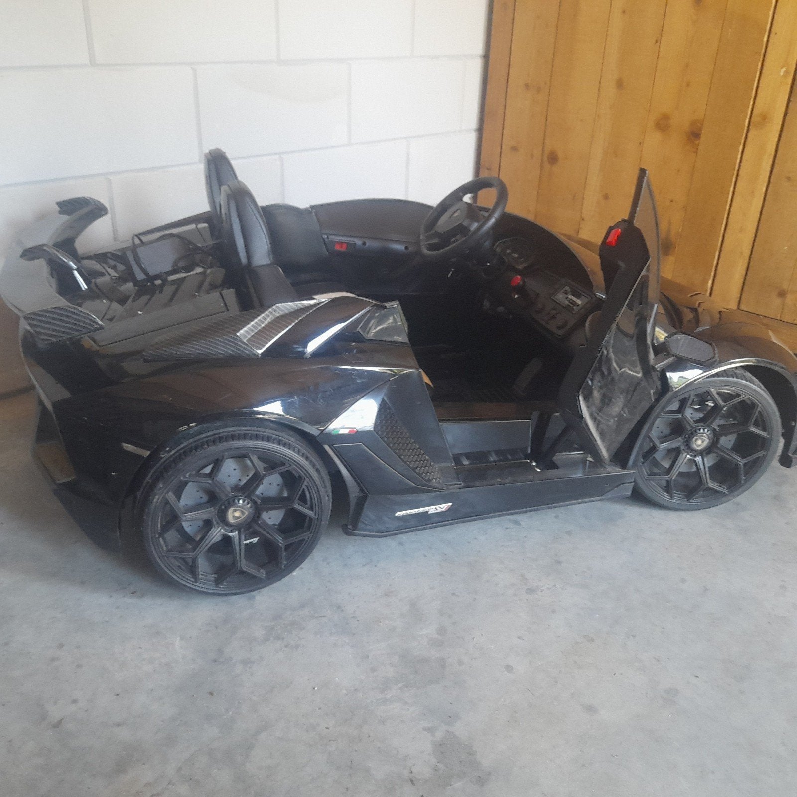 Elektrische kinderauto Lamborghini Aventador, Kinderen en Baby's, Ophalen, Gebruikt, Overige typen