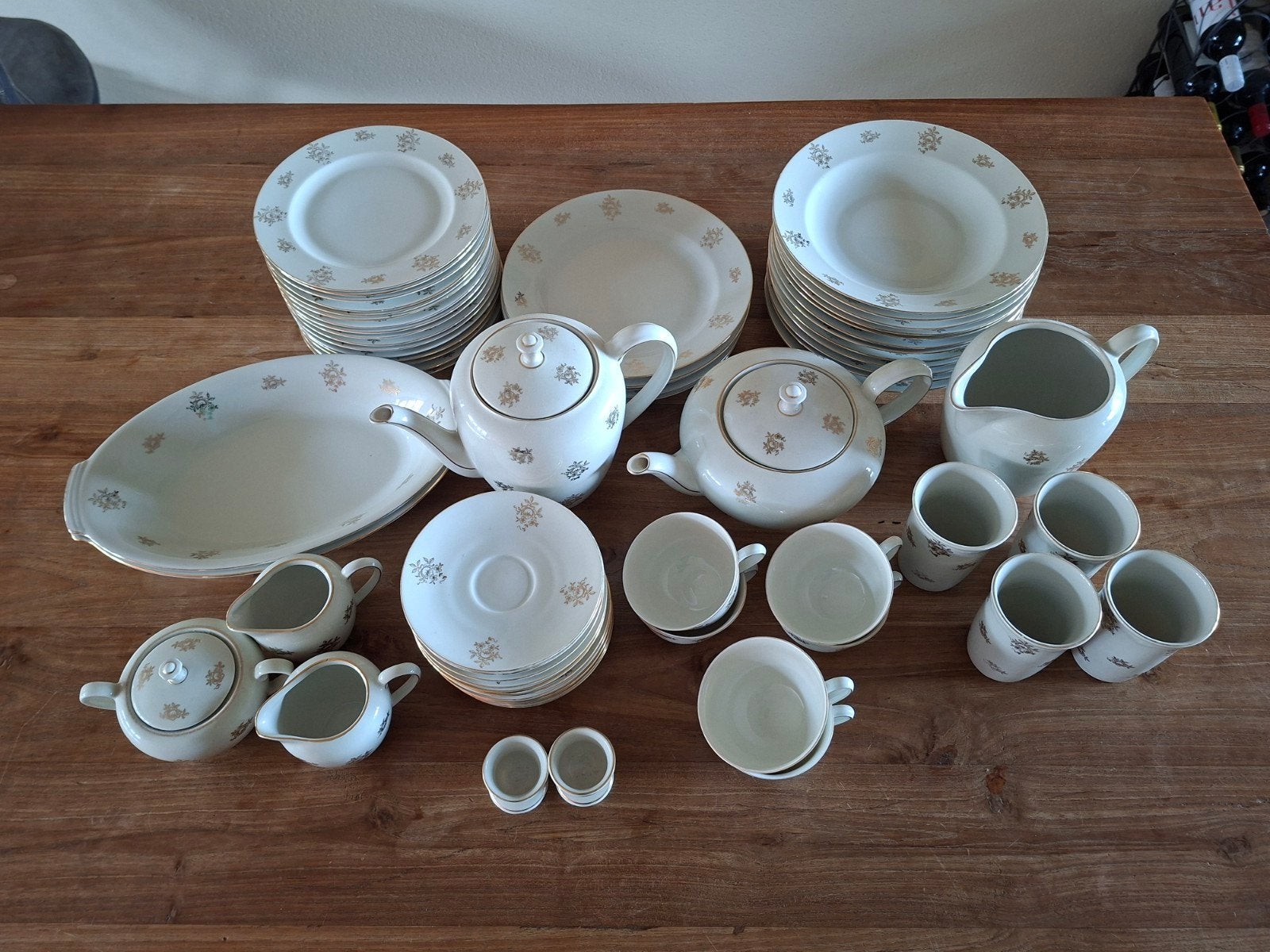 servies goldflower winterling, Ophalen