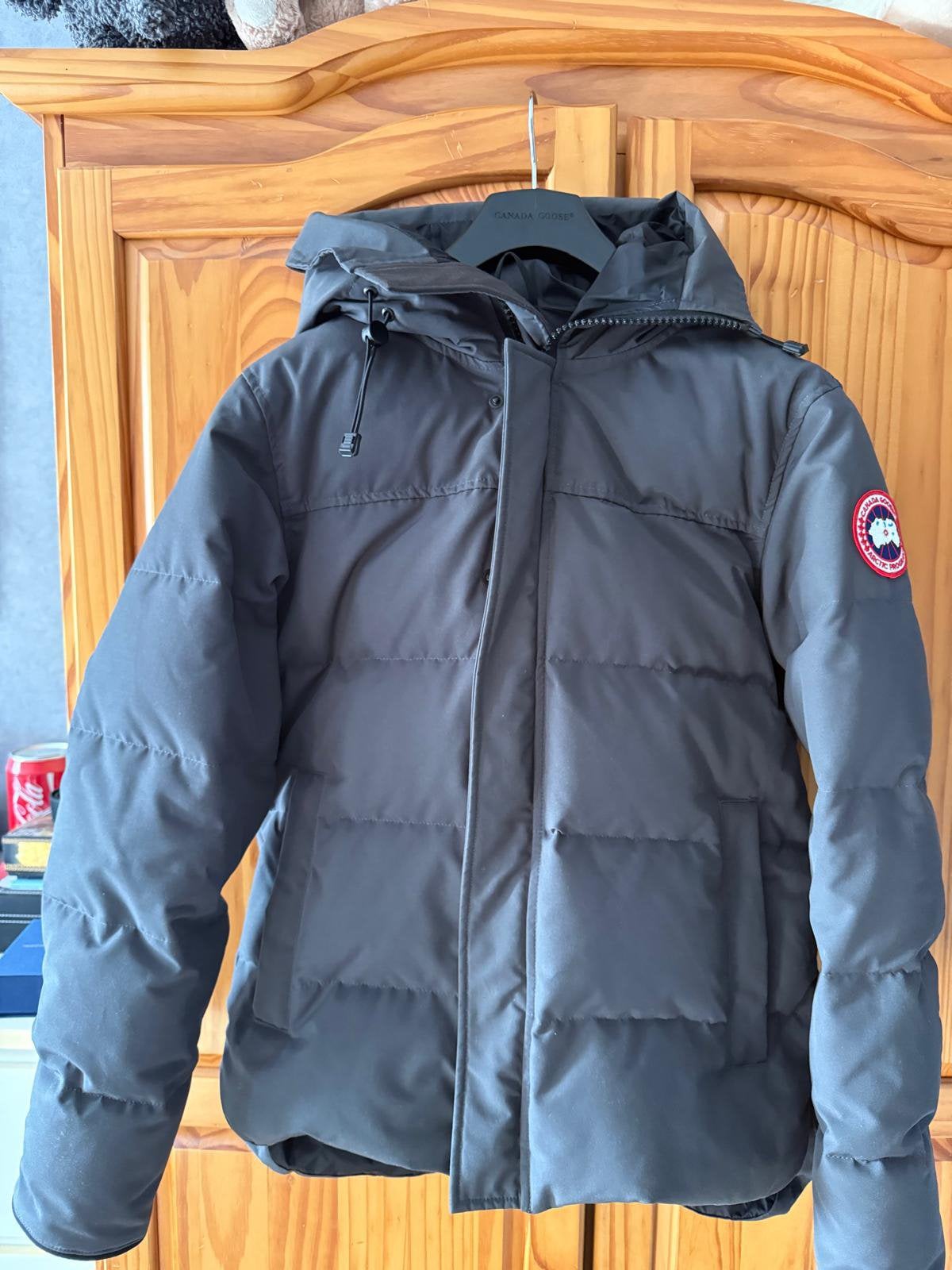 Canada Goose MacMillan Parka, Ophalen of Verzenden, Zo goed als nieuw, Maat 48/50 (M), Grijs
