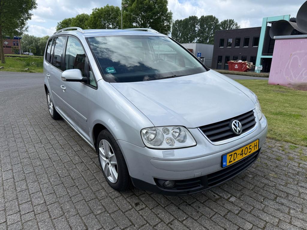 Volkswagen 2003 Grijs *EXPORT AUTO*, 749 kg, 115 pk, 17 km/l, 1398 kg
