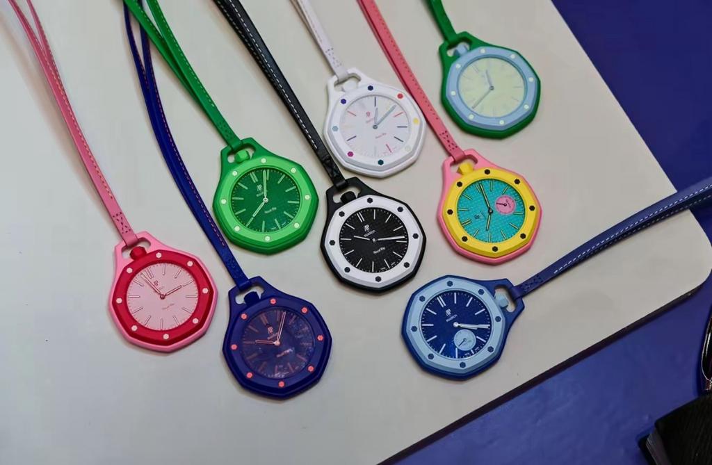 Swatch X AP Royal Pop, Swatch, Nieuw, Ophalen of Verzenden, Kunststof