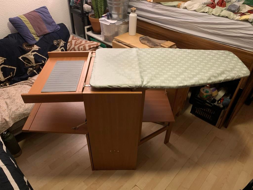 Strijkplank met opbergruimte en uitklapbare tafel, Ophalen, Gebruikt