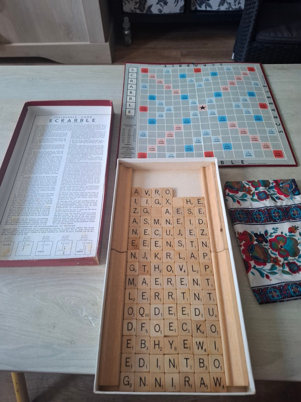 Vintage Scrabble Bordspel - Compleet en Goede Staat, Enfield, England, Gebruikt, Ophalen of Verzenden, Drie of vier spelers