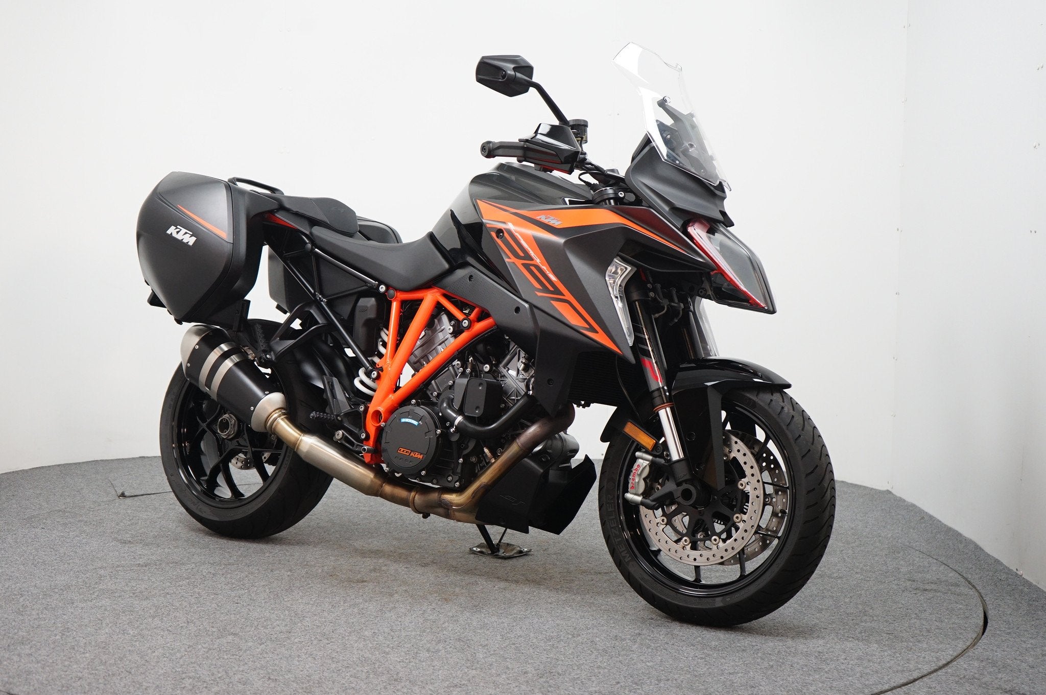 KTM 1290 SuperDuke GT ABS (bj 2022), Motoren, 1301 cc, Sport, Meer dan 35 kW, ABS