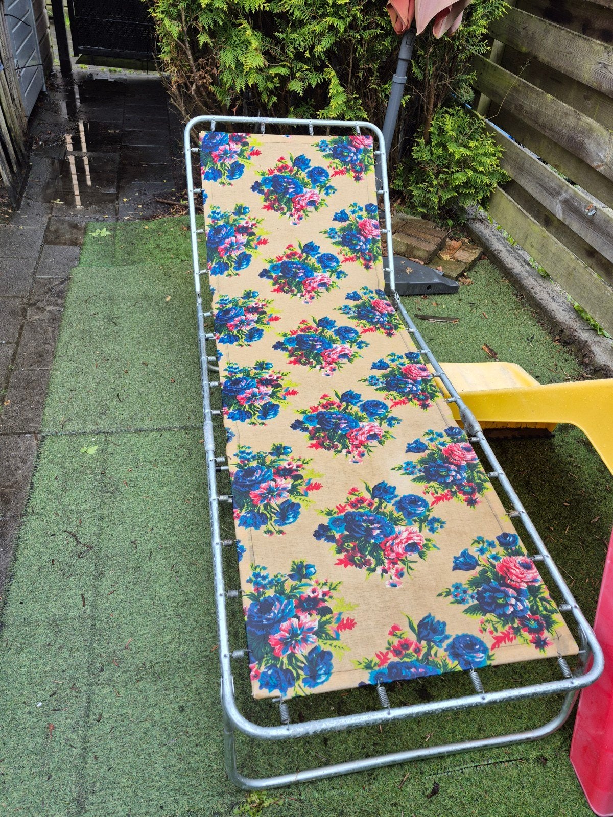 Vintage Opklapbaar ligbed met bloemenprint (stretcher ), Ophalen, Opvouwbaar, Gebruikt, Eenpersoons