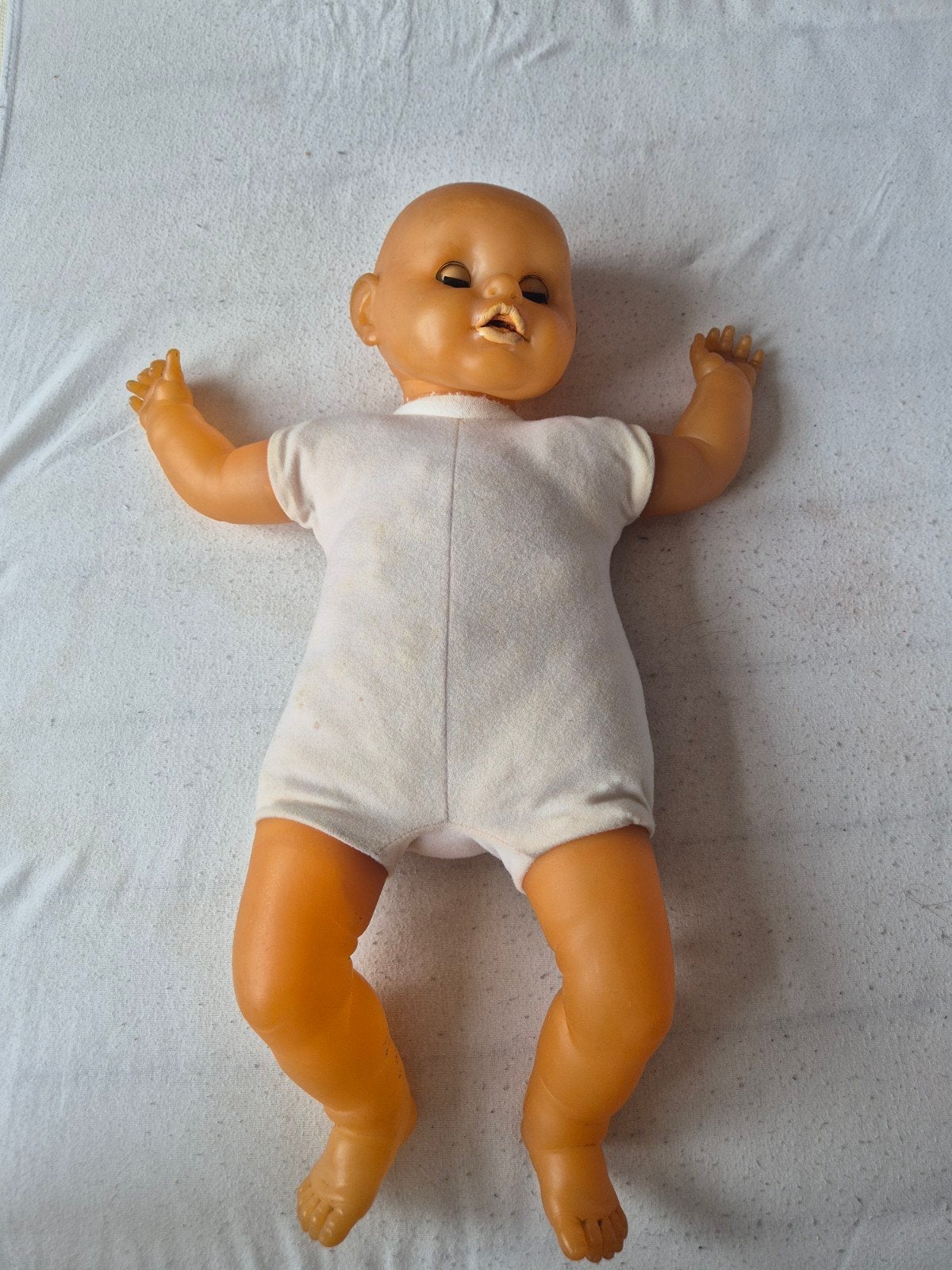 Vintage harde kunststof babypop jaren 50/60, Ophalen of Verzenden, Gebruikt, Popje