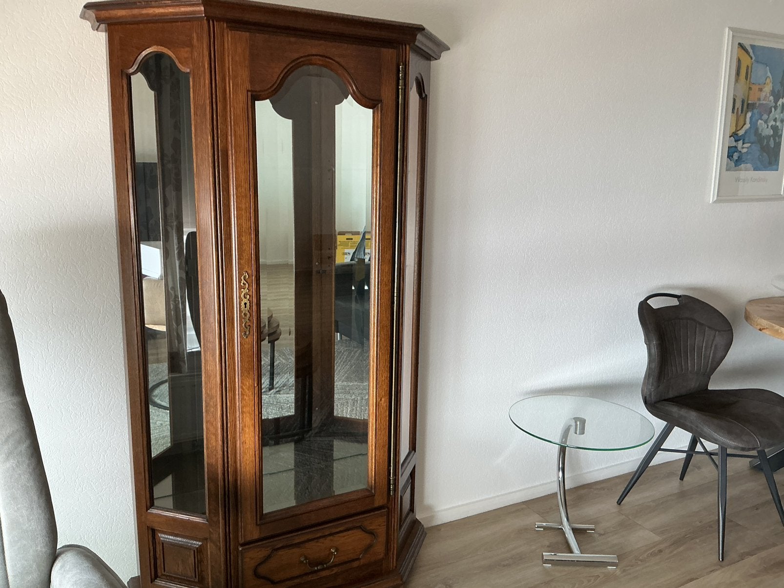Gratis.  Aftehalen.  Vitrine Kast, Antiek en Kunst, Ophalen of Verzenden