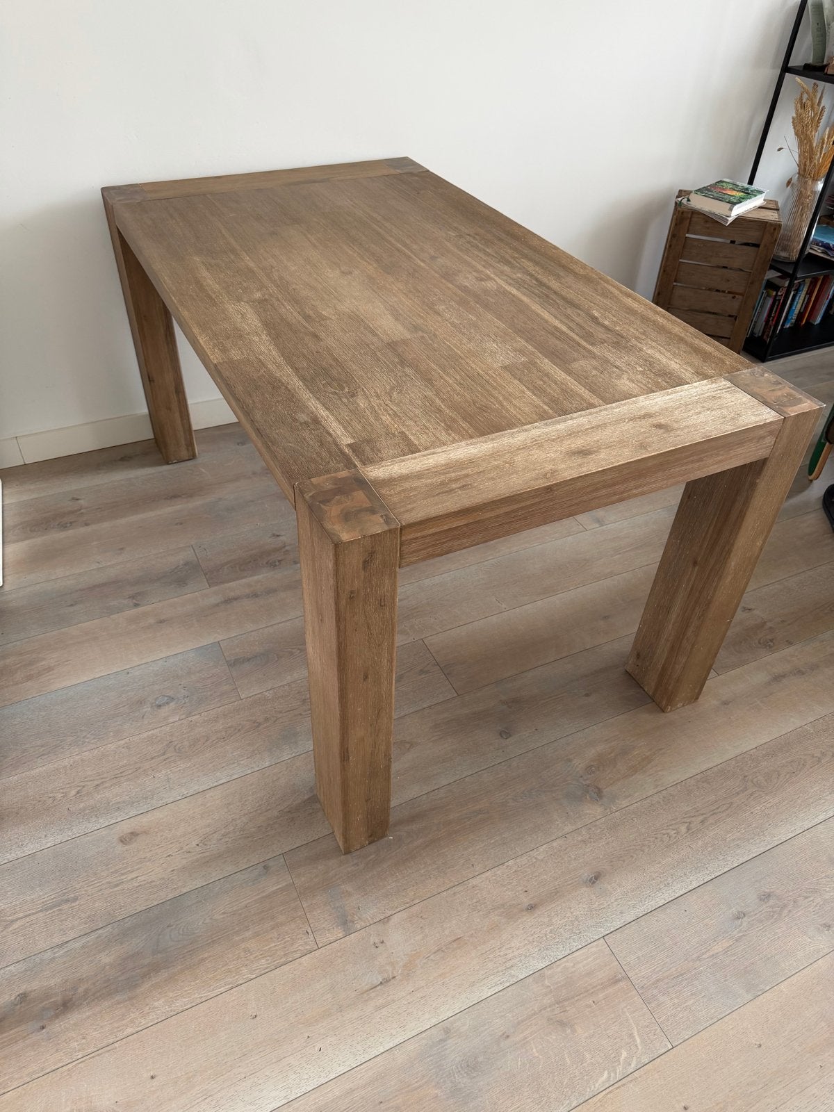 Massief houten eettafel - Robuust en stijlvol, Ophalen, 50 tot 100 cm, Zo goed als nieuw, 150 tot 200 cm