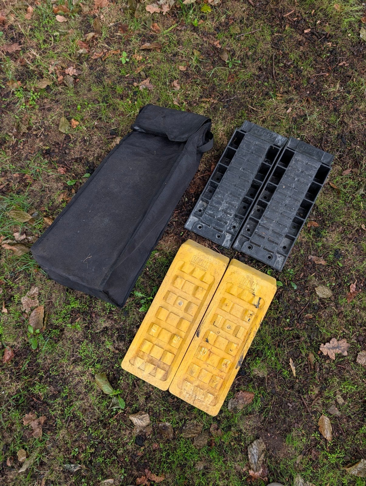 Oprijblokken set (2x zwart, 2x geel) met tas, Ophalen of Verzenden, Gebruikt