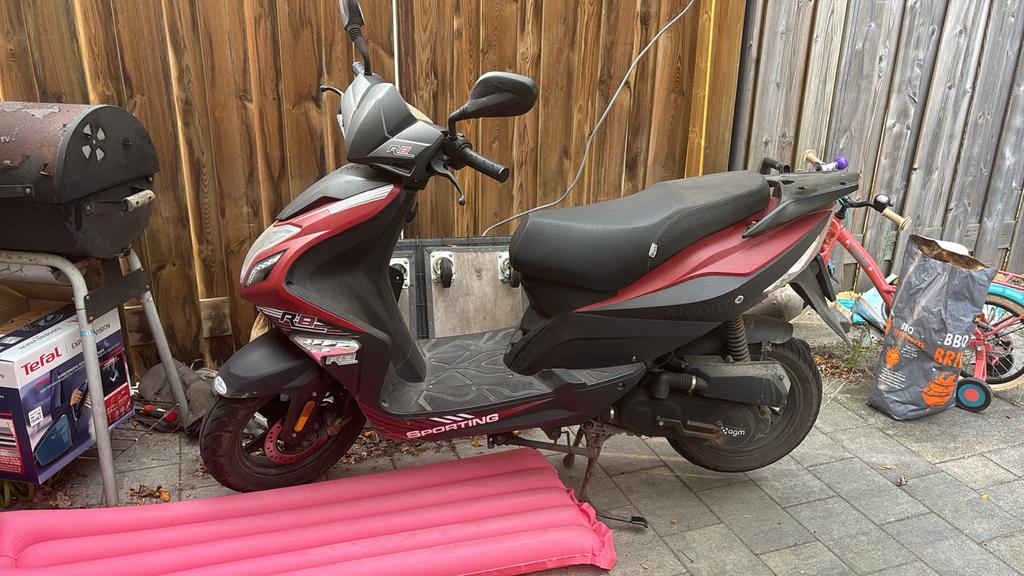 AGM R8 Scooter 2022 - 1e eigenaar,  8082 km, Fietsen en Brommers, Brommeronderdelen | Scooters, Ophalen, Gebruikt, Overige typen