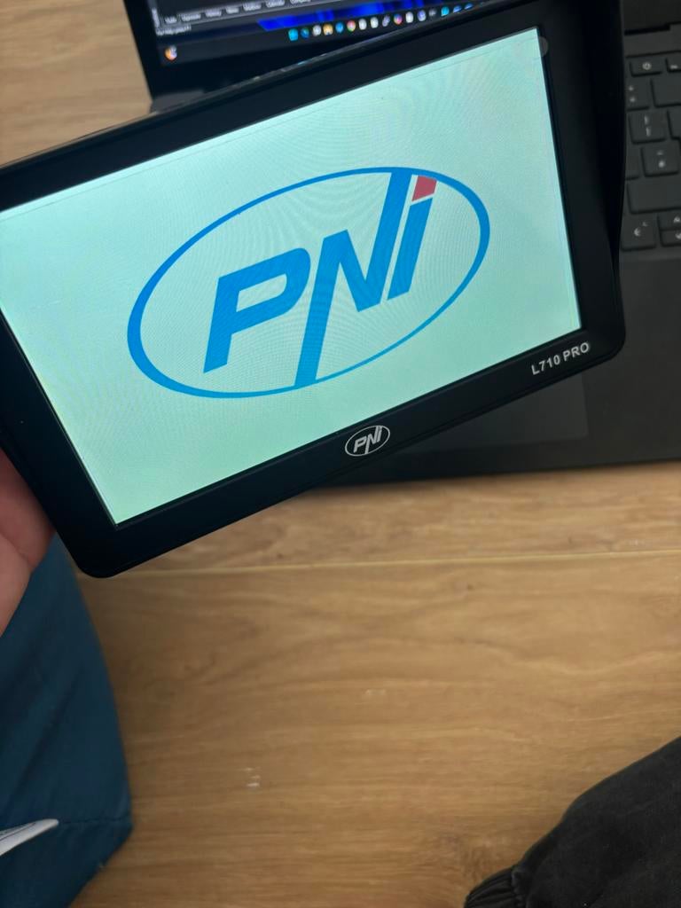 PNI L710 PRO Truck Navigatie met Igo kaarten - Zo goed als n, Ophalen of Verzenden, Zo goed als nieuw