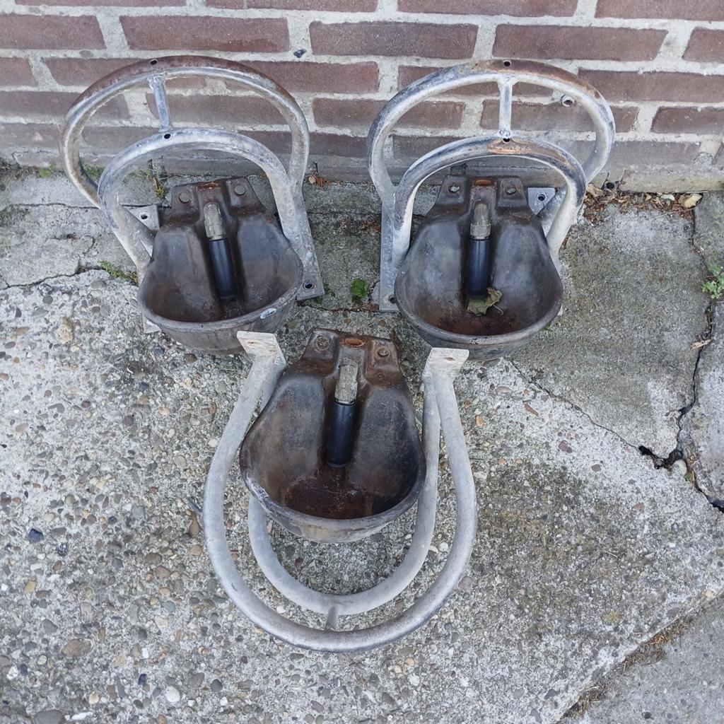 Te koop paarden drinkbakjes