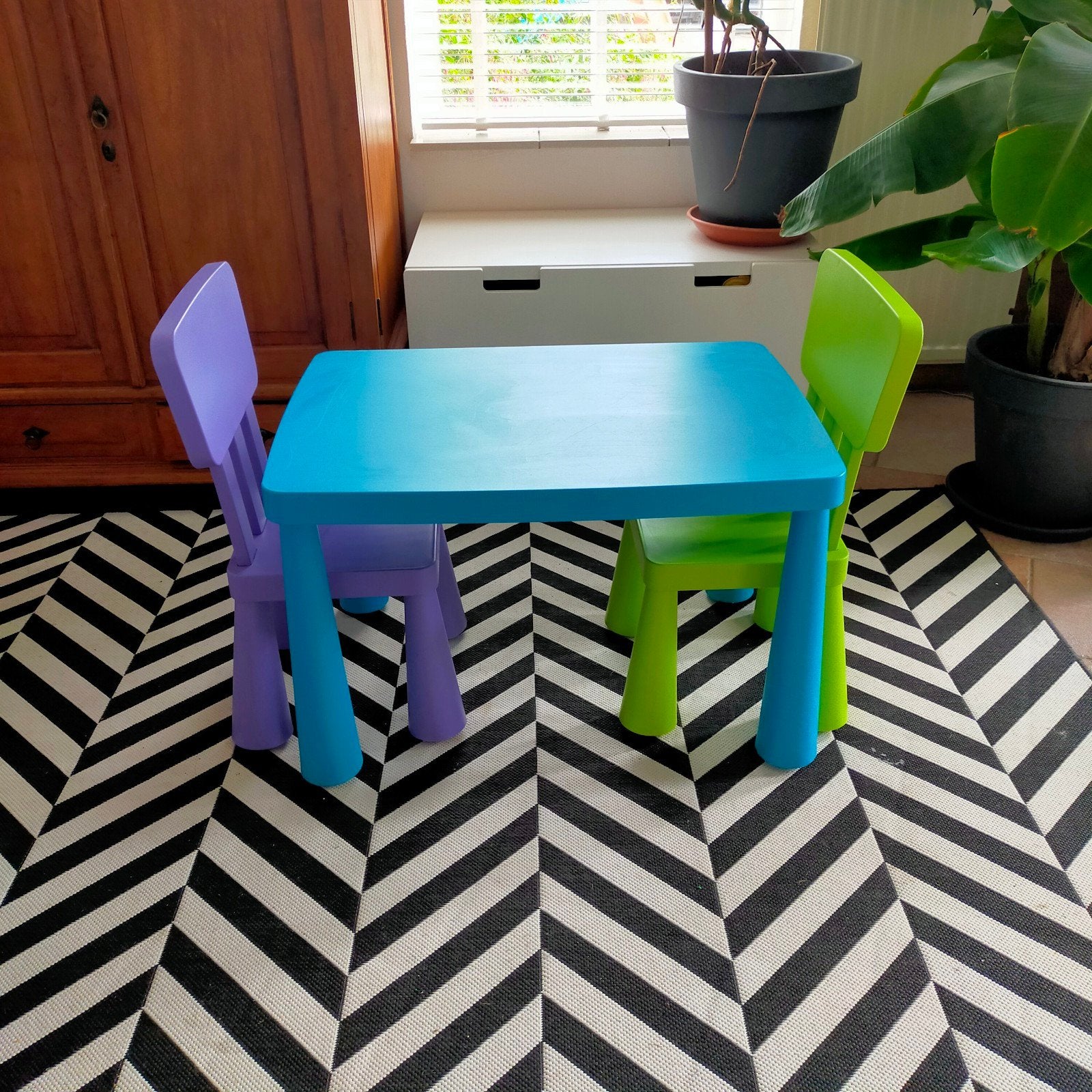 IKEA Mammut kindertafel met twee stoeltjes, Ophalen, Tafel(s) en Stoel(en)