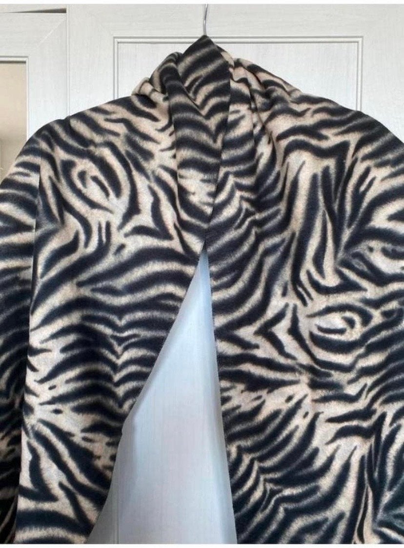 Cashmink Superfine Sjaal met Zebraprint, Ophalen of Verzenden, Gedragen, Maat 46/48 (XL) of groter, Sjaal