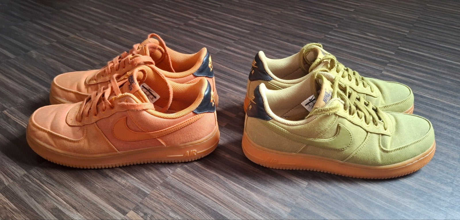 2 paar Nike Air Force 1 low maat 41 camel en groen, Kleding | Heren, Ophalen of Verzenden, Sneakers of Gympen, Gedragen, Nike Air Force