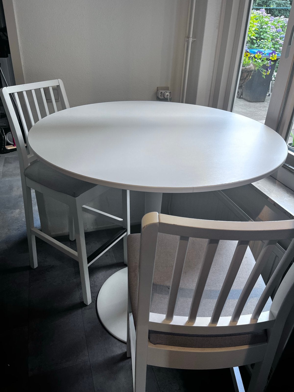 Hoge bartafel met 2 krukken (IKEA), Ophalen, Gebruikt