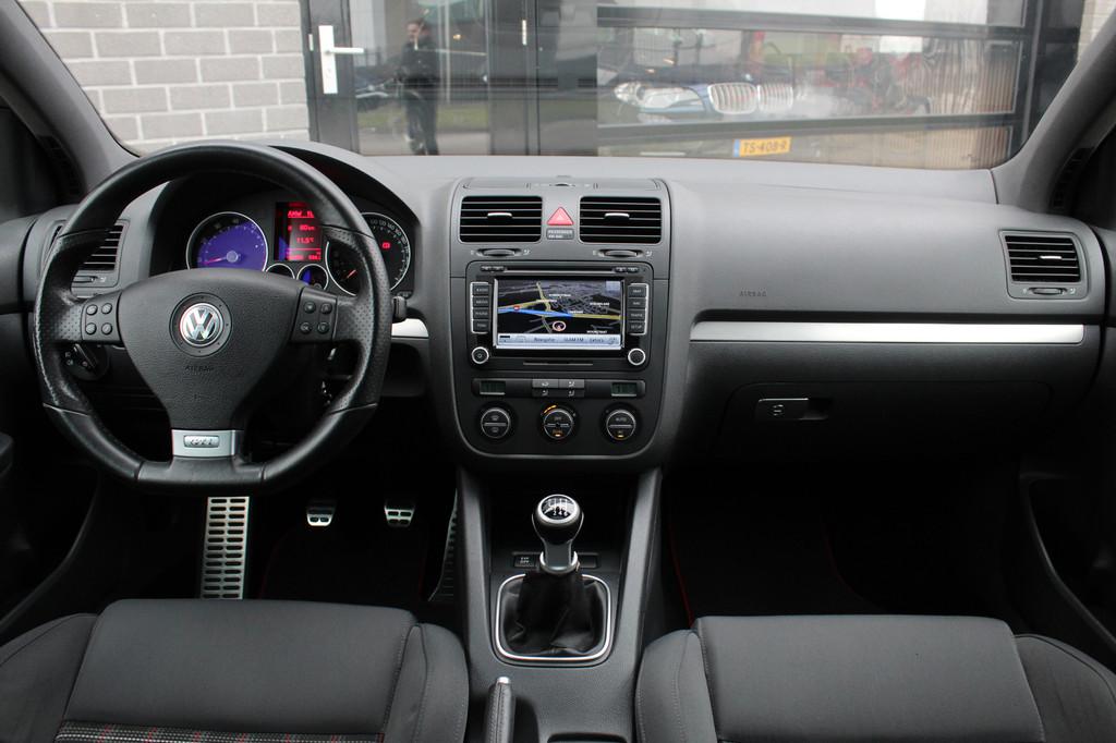 Volkswagen Golf 2.0 TFSI GTI / Schuifdak / Xenon / 18" LMV /, Stof, Gebruikt, Huisgarantie, 4 cilinders