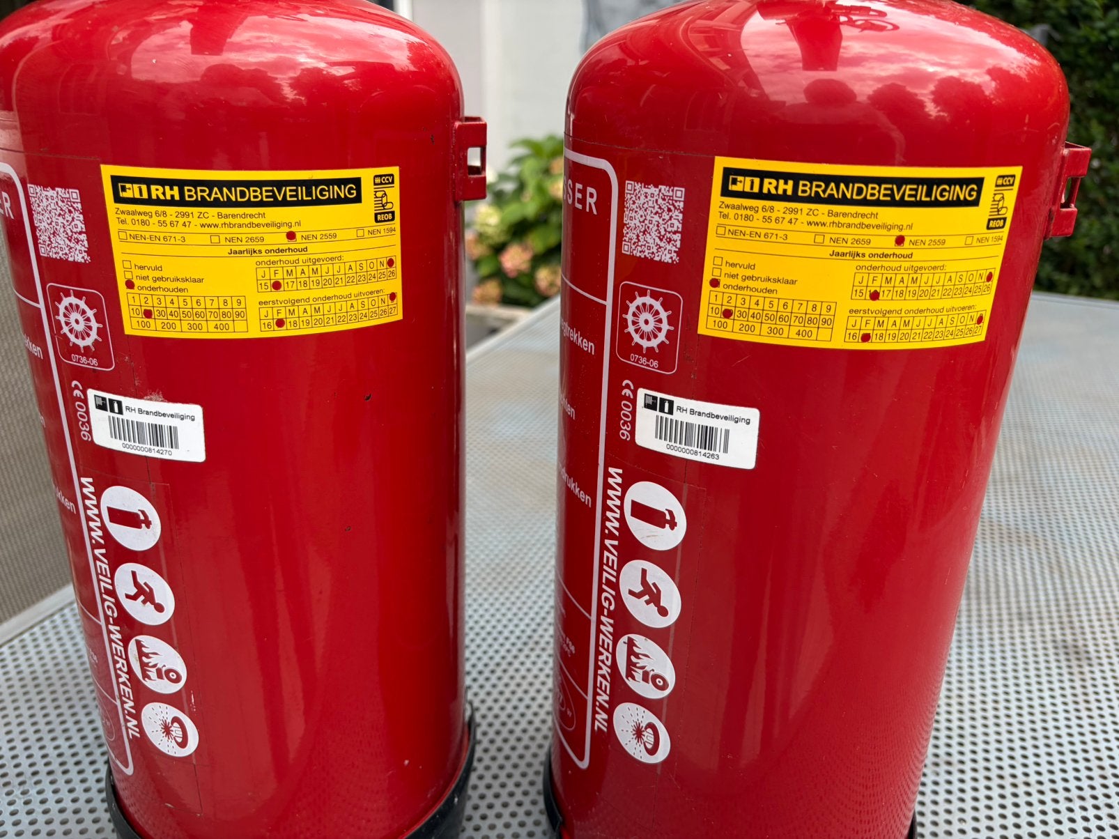 6 liter schuim brandblussers – gekeurd t/m december 2027, Ophalen, Zo goed als nieuw