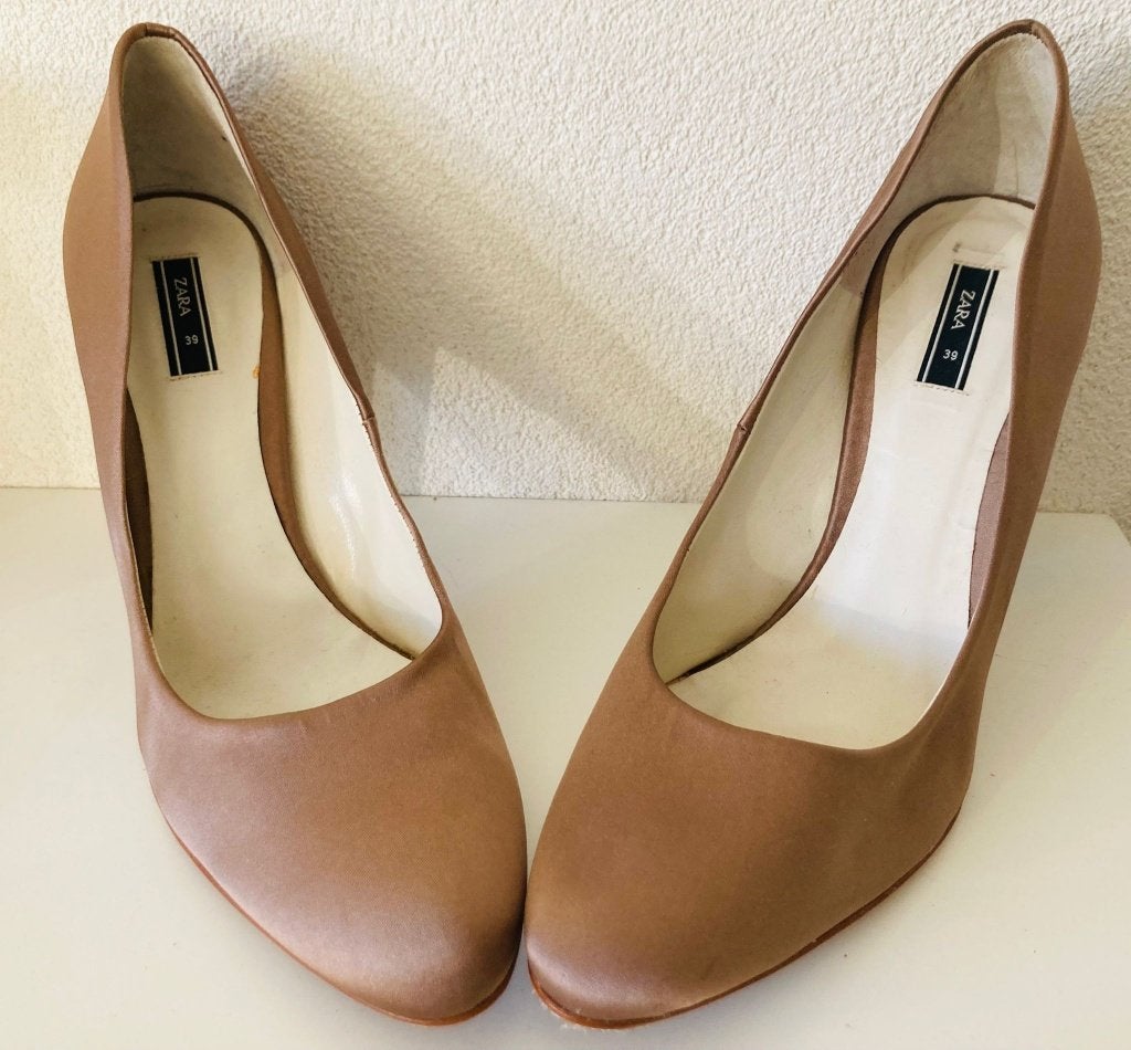 Dames pumps maat 39 champagne beige Zara, Kleding | Dames, Schoenen, Pumps, Beige, Ophalen of Verzenden, Zo goed als nieuw