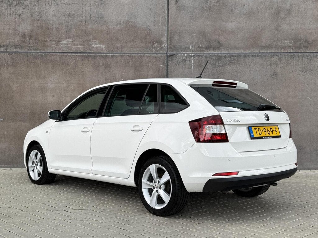Skoda Rapid Spaceback 1.0 TSI Greentech Clever | Navigatie |, Auto's, Stof, Gebruikt, 95 pk, Met garantie (alle)