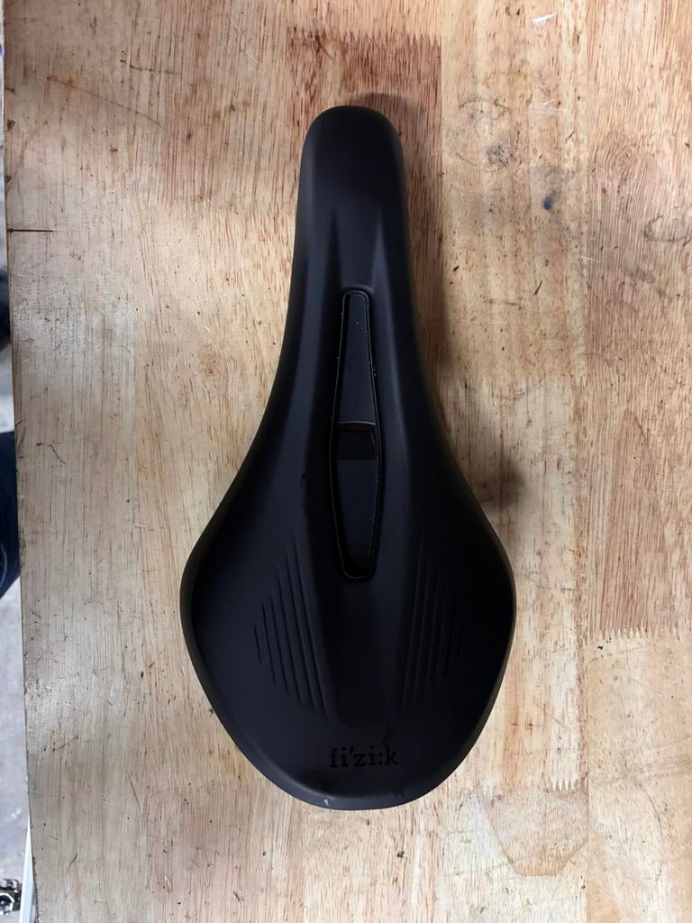 Fizik Argo Vento X3 zadel – 140 mm, Nieuw, Racefiets, Ophalen of Verzenden, Zadel