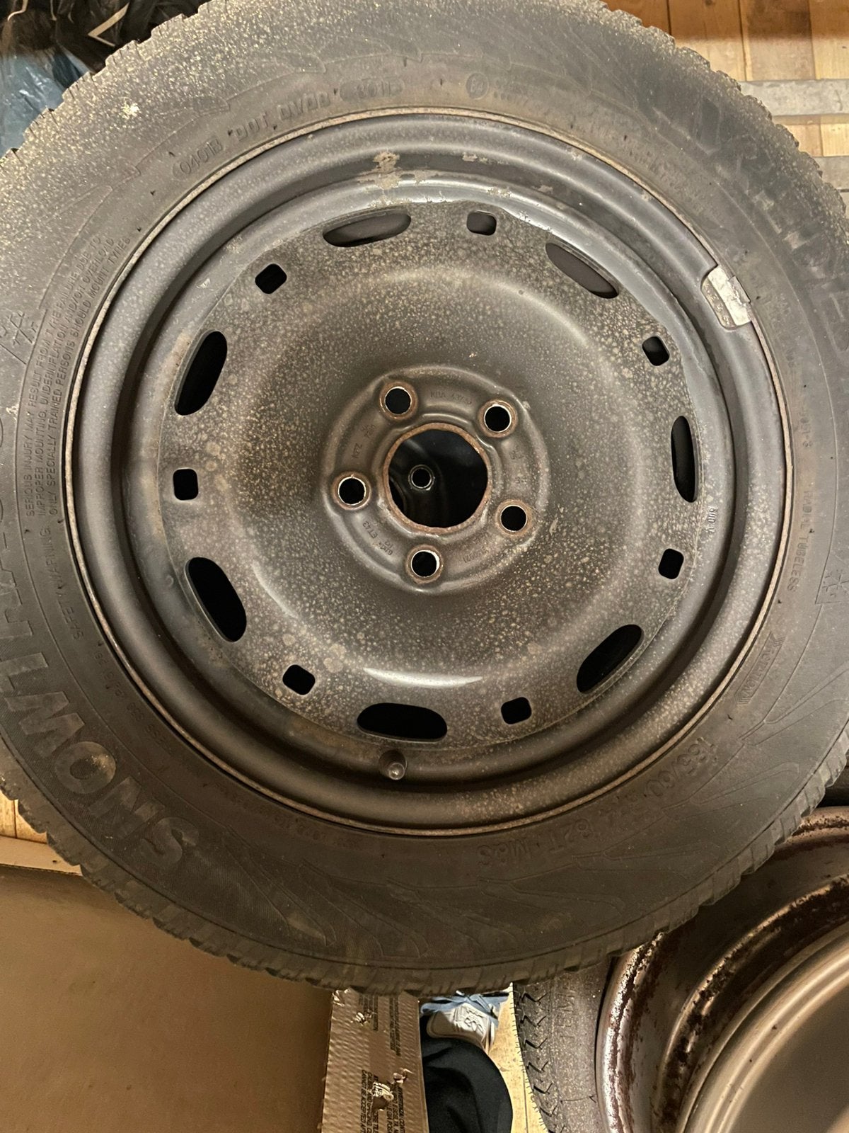 Set winterbanden met stalen velg.  185/60 r14, Auto-onderdelen, Ophalen, 14 inch, 185 mm, Winterbanden