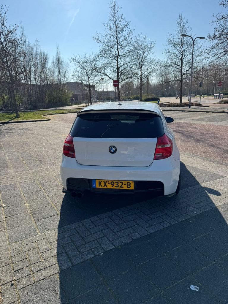 BMW 1-Serie 1.6 I 116 3DR 2008 Wit, Auto's, 1-Serie, 4 cilinders, 1200 kg, Particulier