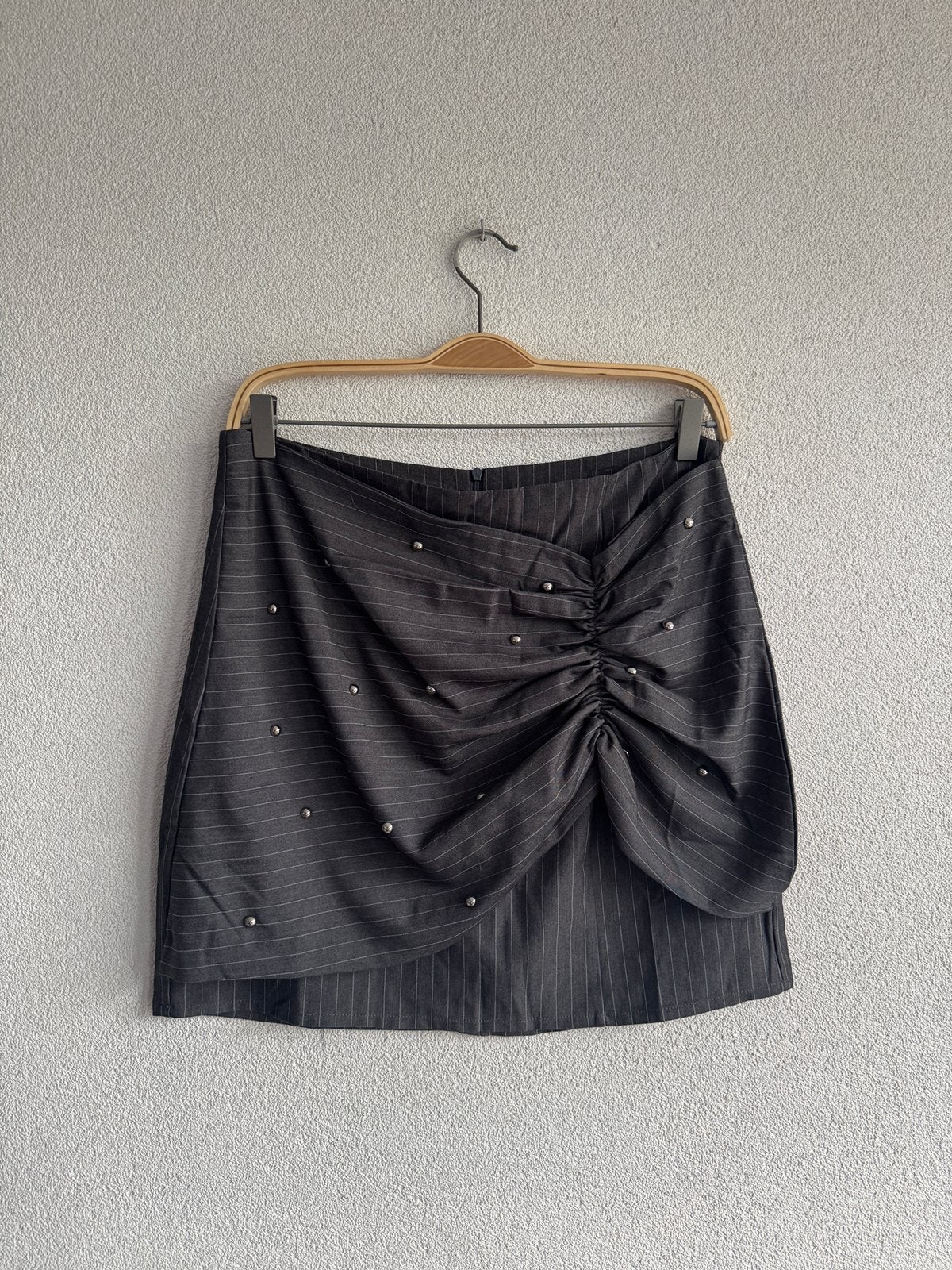Shoeby korte grijze rok met studs, Shoeby, Maat 42/44 (L), Ophalen of Verzenden, Zo goed als nieuw
