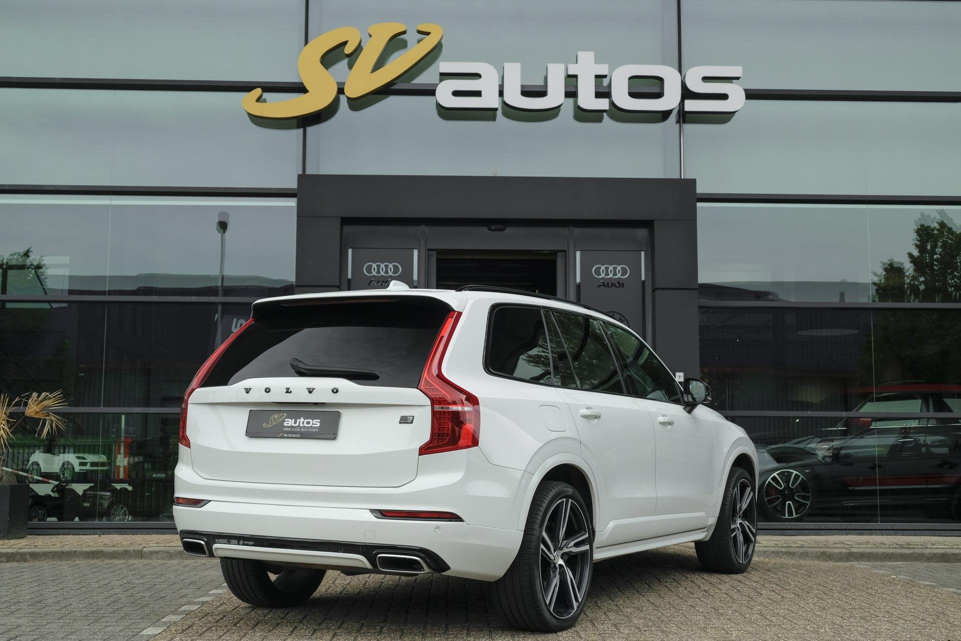 Volvo XC90 2.0 T8 390pk R-design Recharge *BTW* 7-persoons *, 4 cilinders, 7 stoelen, Wit, Vierwielaandrijving
