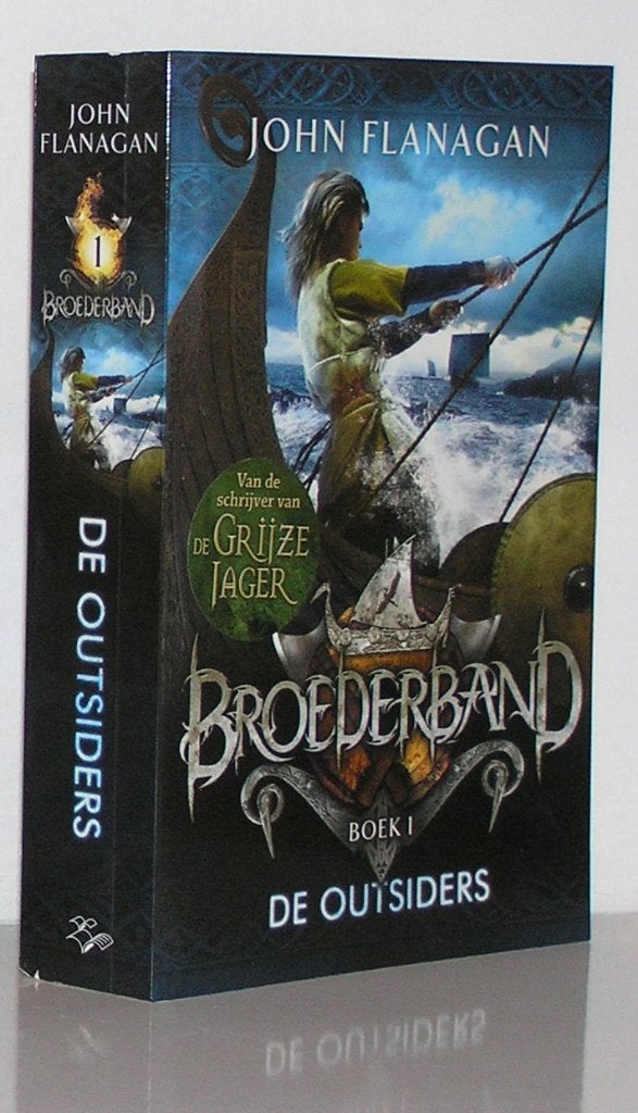 John Flanagan - Broederbad 1 - De outsiders, Boeken, Ophalen of Verzenden, Zo goed als nieuw