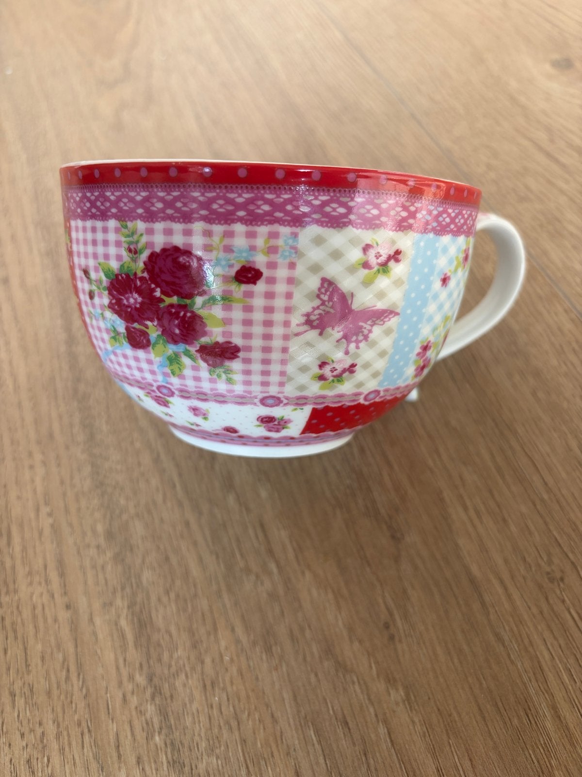 Grote mok met bloemen en vlinders - Vintage stijl, Keramiek, Vintage, Zo goed als nieuw, Mok
