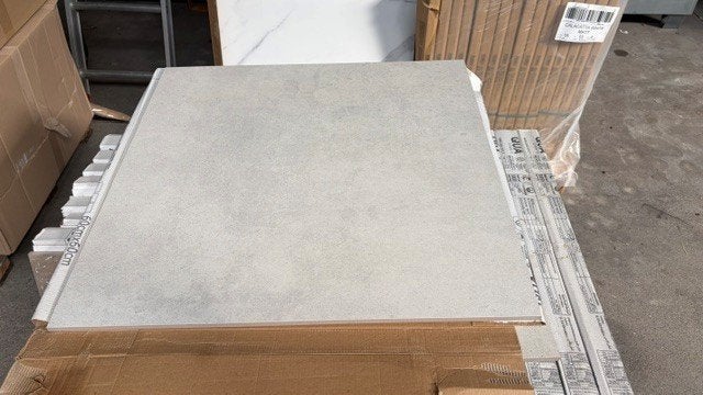badkamer tegels lichtgrijs 60X60 offwhite 22M2 8mm, Ophalen, 60 cm of meer, Nieuw, 10 m² of meer