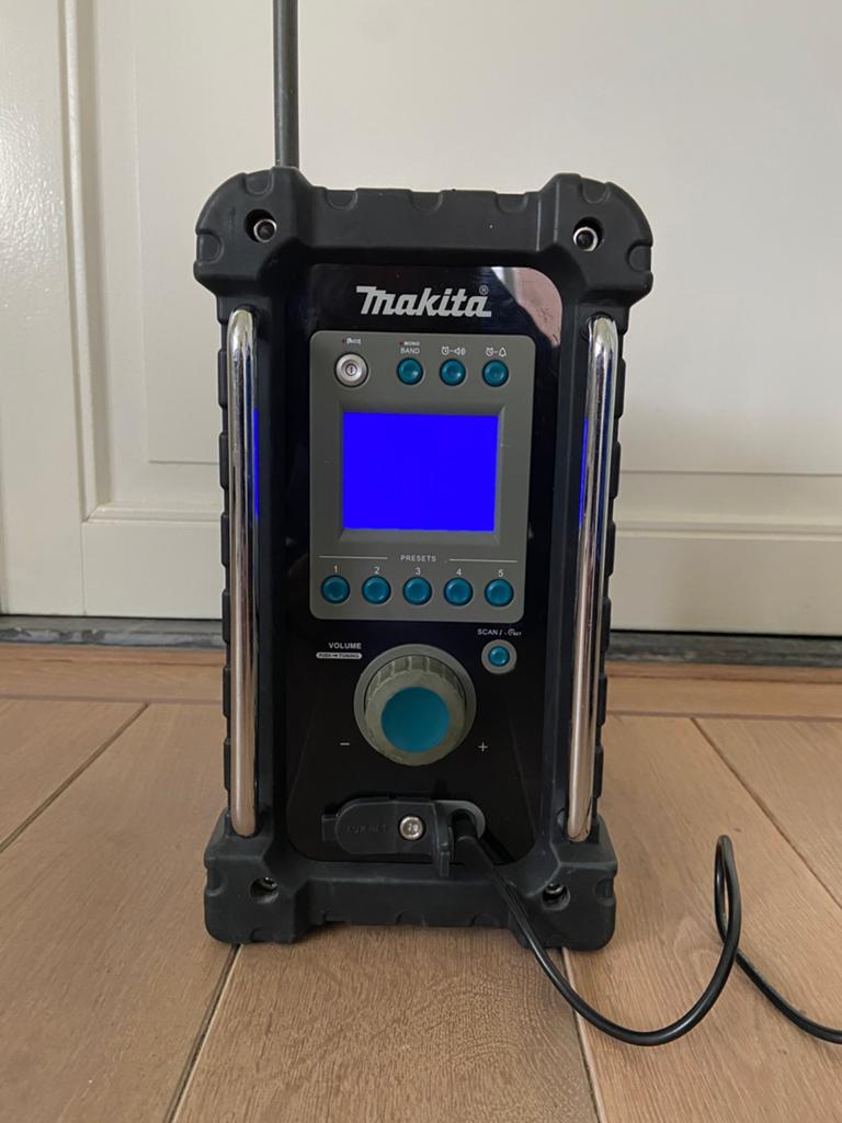Makita bouwradio type BMR 100, Ophalen of Verzenden, Zo goed als nieuw, Bouwradio