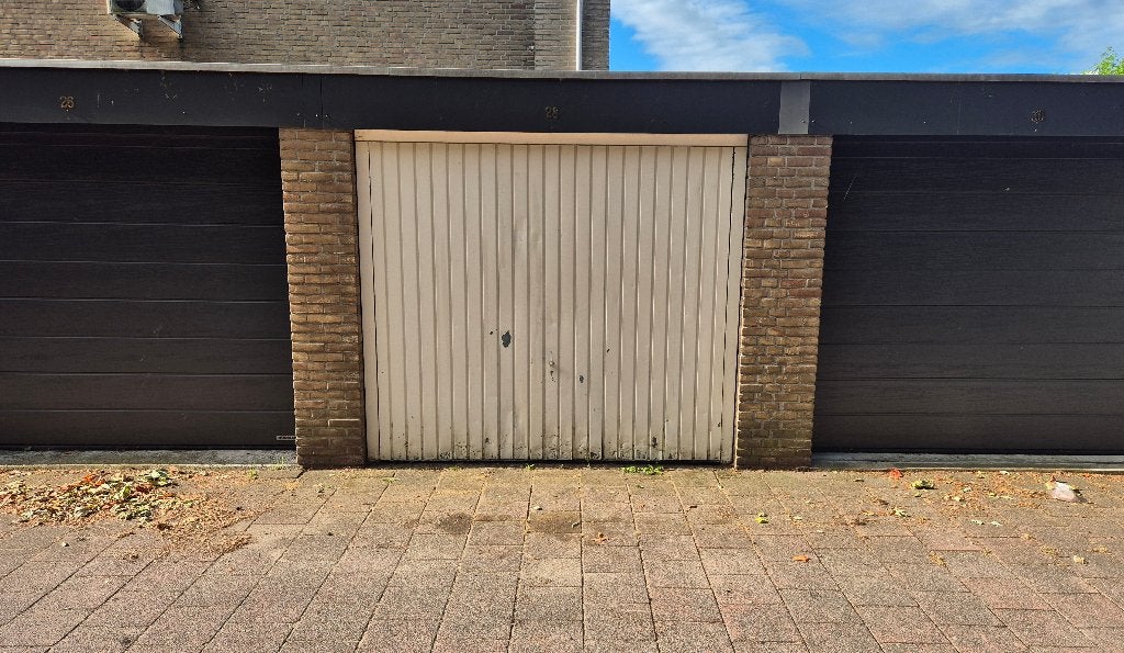 Garagebox te koop Dussekstraat Tilburg, Noord-Brabant