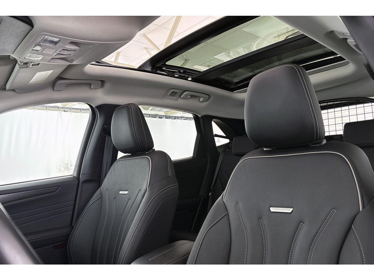 Foto 8 van Ford Kuga 2.5 PHEV Vignale Pano Leder Stuur-Stoelverwarming