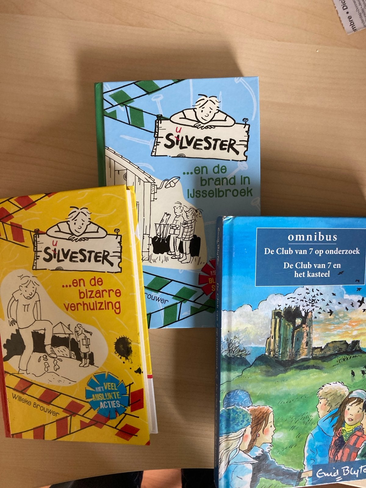 Kinderboeken: Silvester en De Club van 7 Omnibus, Ophalen of Verzenden, Zo goed als nieuw, Fictie algemeen