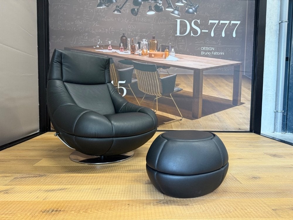 De Sede 166 Draaifauteuil met poef zwart leer Design stoel