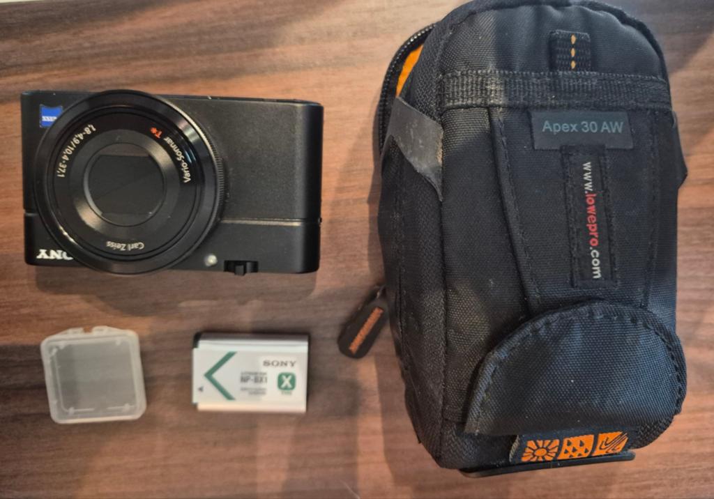 Sony camera, Audio, Tv en Foto, Fotocamera's Digitaal, Ophalen of Verzenden, Zo goed als nieuw, Sony, 8 keer of meer