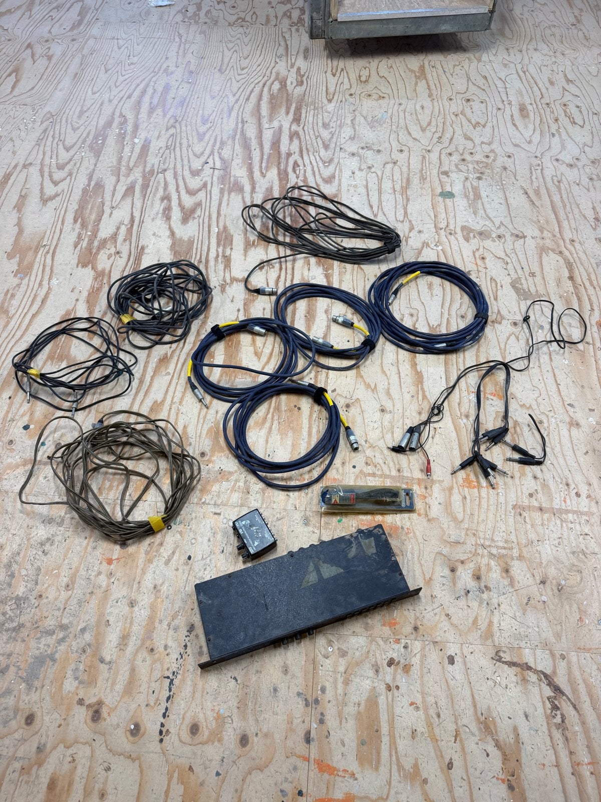 Diverse speaker kabels en effect procesor, Ophalen, Gebruikt, Apparatuur